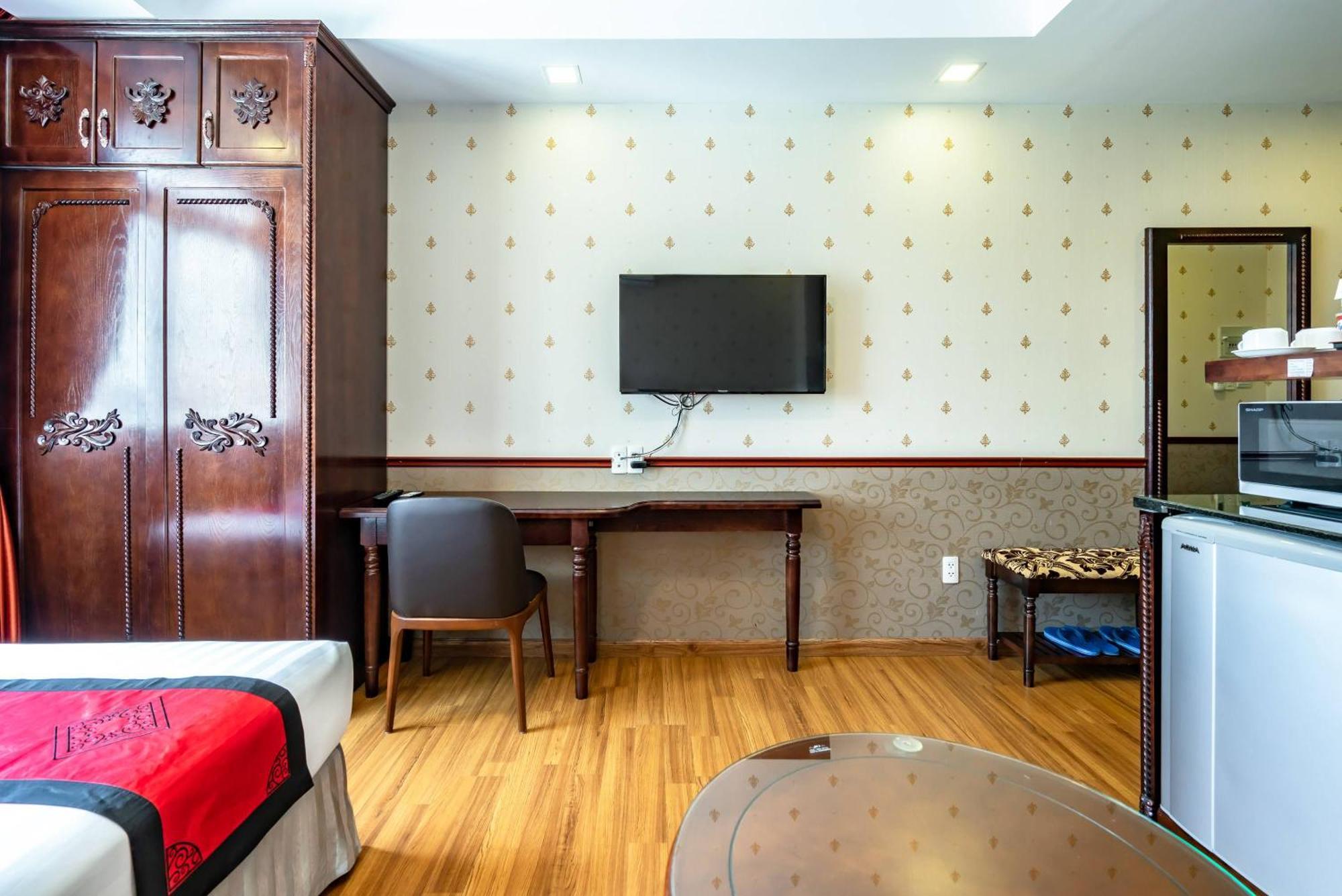 Emerald 3* TP. Hồ Chí Minh